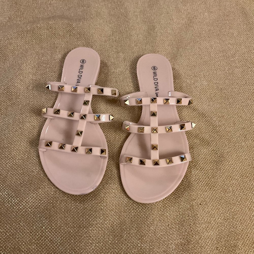 Wild Diva Pink /Blush Jelly Sandal women’s sleepers size 6